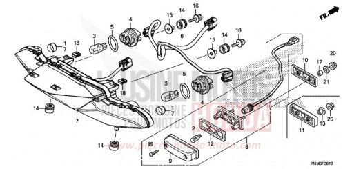 FEUX COMBINES ARRIERE VFR800FE de 2014